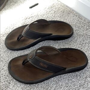 Olukai Men's Brown Flip Flops